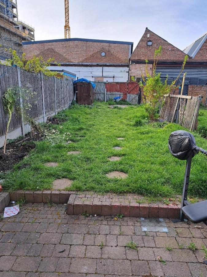 Single Bedroom Near London Seven Kings Train Station Ilford Exterior foto